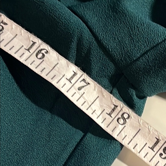 NWT Elegant Brixon Ivy Top - green flowing     With ruched sleeves Sz XS - Picture 11 of 12